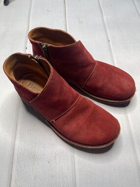 Born Tora Boots 8 39 Red Leather Zip Booties Ankle Ladies Suede